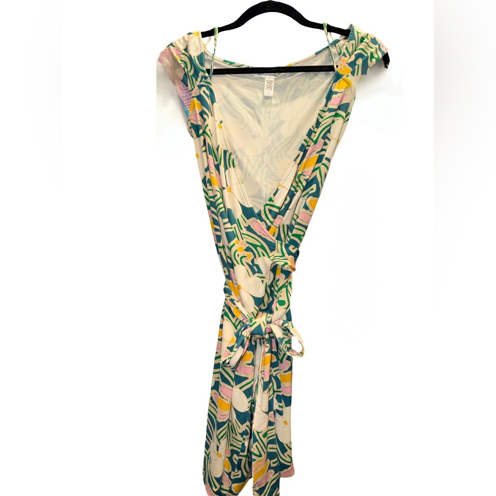 Diane Von Furstenberg Floral Wrap 💯 % SILK JERSEY in Green, Pink WHITE  & Yellow
